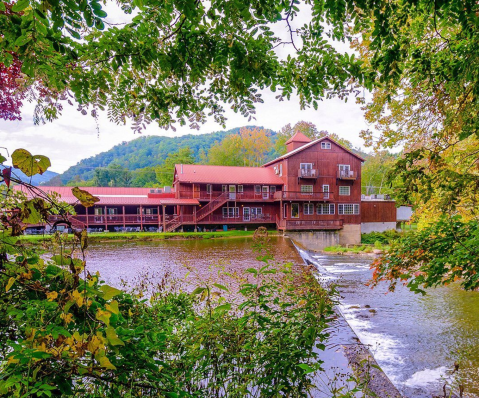 The Waterfall Views From This Virginia Restaurant Are As Praiseworthy As The Food