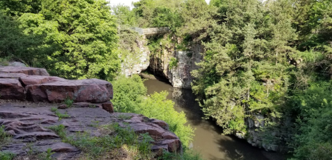 These 6 Unbelievable Ruins In South Dakota Will Transport You To The Past