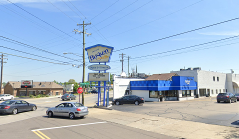 This Beloved Cincinnati Bakery Now Has A Food Truck And Serves Ice Cream-Stuffed Donuts To Die For