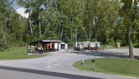 This Teeny Roadside Restaurant Near Buffalo Is A Must-Stop For Summer BBQ