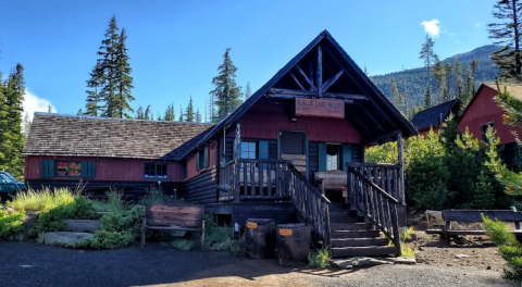 Step Right Back In Time To The 1930s At This Rustic Resort In Oregon