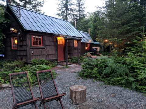 Soak Under The Stars At This Historic Hot Springs Cabin In Washington