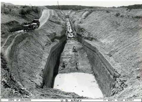 6 Rare Photos Taken During The Canyon Dam Construction That Will Simply Astound You