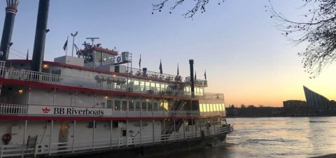 This Sunset Wine Cruise In Cincinnati Is The Perfect Summer Adventure