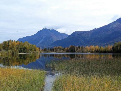 The Alaska Trail That Circles The Most Stunning Lake Belongs On Your Outdoor Bucket List