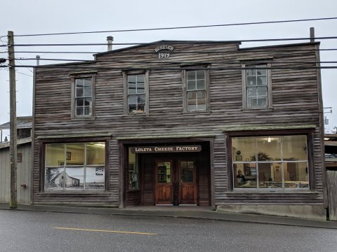 You Won't Leave Empty Handed From This Amazing Cheese Shop In Small Town Northern California