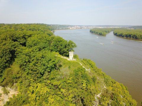 This Unique Hike In Iowa Leads To A Moving Memorial Site