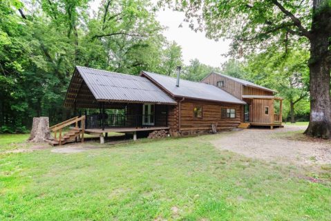 Few People Know Your Can Rent This Gorgeous Private River Cabin With Water Access In Oklahoma