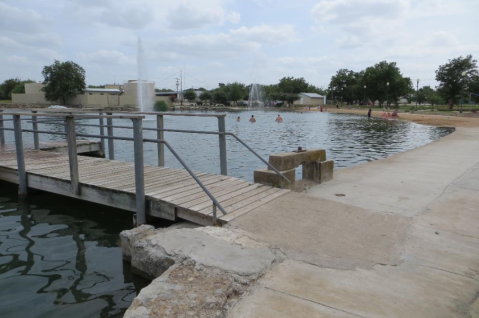 This Beautiful Pond Park In Texas Has A White Sandy Beach That Rivals The Coast