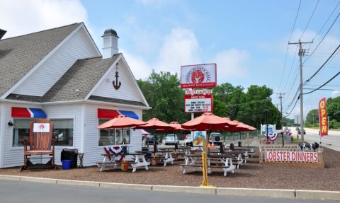 This Family-Friendly Dinner Hall In Rhode Island Has Its Own Pirate Playground