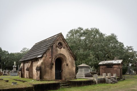 If There's One Cemetery Tour In South Carolina That'll Send Shivers Up Your Spine, This Is It