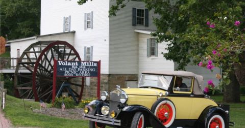 There’s A Charming Village Of Shops Hiding Just Outside Of Pittsburgh And You’ve Got To Visit