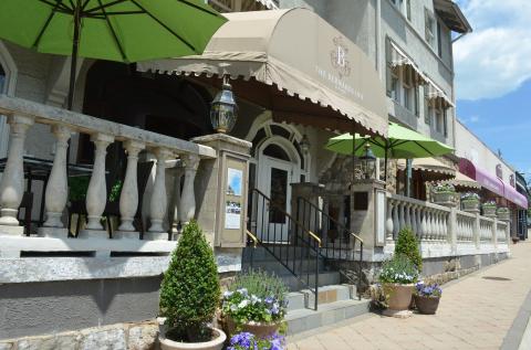 Visit This Beautiful New Jersey Restaurant With Delicious Food And Over 1000 Kinds Of Wine