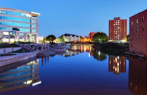 This Guided Food Tour Is The Best Way To Experience The Largest City In South Dakota