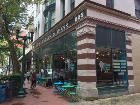 This Charming Ice Cream Shop Has Some Of The Best Hard Scoop In West Virginia