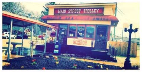 This Trolley In Mississippi Is Actually A Restaurant And You Need To Visit