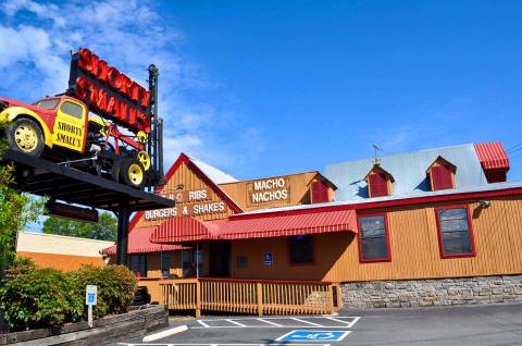 If You Haven't Had The Ribs From This Flagship BBQ House In Arkansas You're In For A Treat