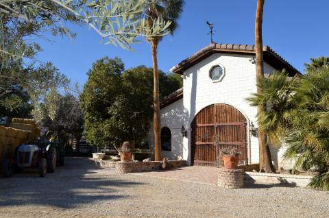 The Charming Farm Stand In Nevada That Sells Delicious Summer And Fall Produce