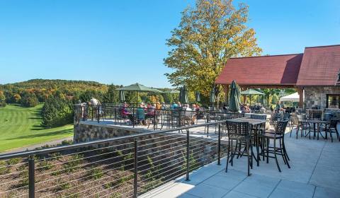 This Restaurant Is Hiding Inside A New York State Park And It’ll Make Your Mouth Water