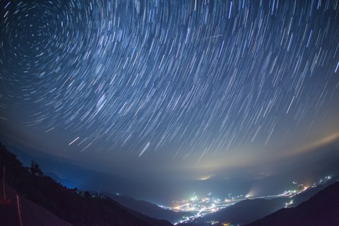 The Vermont Sky Will Light Up With Shooting Stars And A Nearly Full Moon This Week