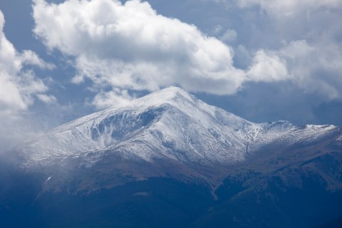 Hike The Tallest Rocky Mountain In The U.S. For A Breathtaking Adventure