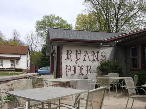 Dine On A Riverside Patio At This Remote Restaurant In Illinois