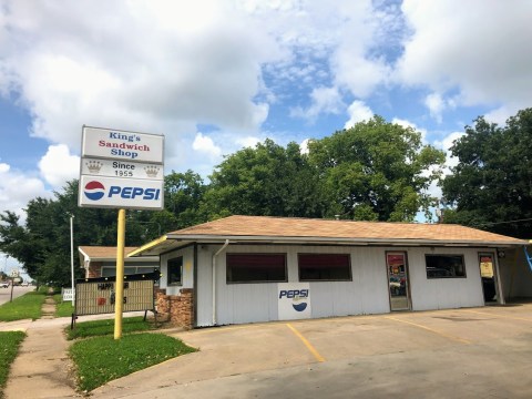 The Kansas Burger Shack Serving Small Town Smiles