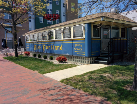 Maine’s Old Lunch Car Diner Is One Of The Most Unique Places To Eat