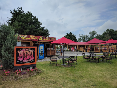 The BBQ From This Roadside Smokehouse In Michigan Is Worth Waiting In Line For