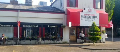 You'll Find The Best Cake In Oregon Inside This Little Bakery