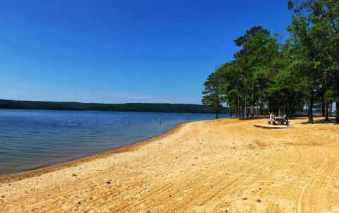 This One Beautiful Arkansas Lake Has A Beach That Rivals The Coast