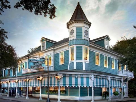 Eat Your Way Through 12 Of The Oldest Restaurants In New Orleans