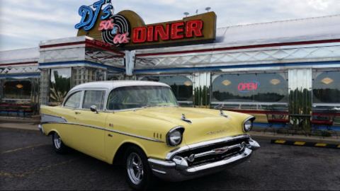 Revisit The Glory Days At DJ's 50's & 60's Diner In West Virginia