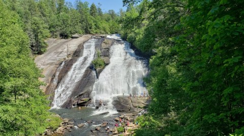 You Can See 4 Waterfalls In Just One Day Of Hiking In North Carolina