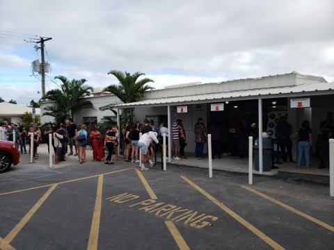 The Cinnamons Buns Are A Major Crowd Pleaser At Knaus Berry Farm In Florida