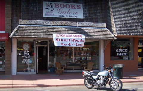 Books Galore Is A Small Town Bookstore In Oklahoma Home To Over 100,000 Used And Rare Books