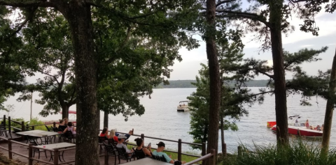 Janssen's Lakefront Restaurant In Arkansas Is Perfectly Peaceful