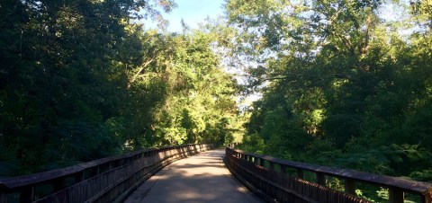 This Abandoned Railway Hike In Louisiana Is A Historic Treasure