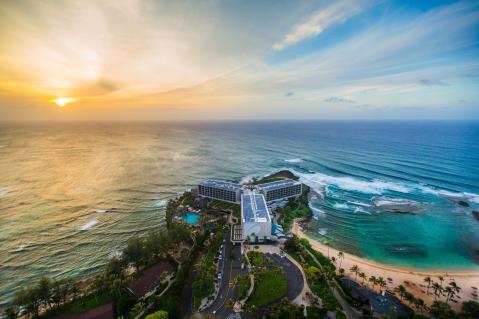 Check Into Aloha At This Dreamy Oceanfront Resort In Hawaii