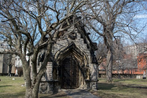 Erie Street Cemetery Is One Of Cleveland's Spookiest Cemeteries