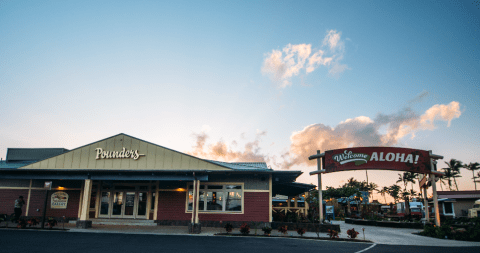 Make Your Own Hawaiian-Style Pizza In A Kiawe-Fired Brick Oven At Pounders Restaurant