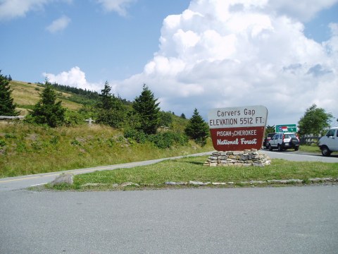 The Round Bald Trail In North Carolina Is Under 2 Miles And Is Filled With Pretty Scenery