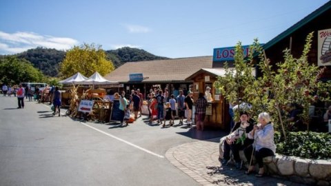 Visit Los Rios Rancho, A 300-Acre U-Pick Apple Farm In Southern California