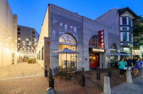 One Of The Best Burgers On The East Coast Is Served At Chelsea Tavern In Delaware