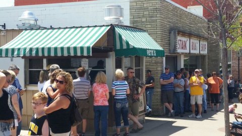 There's Nearly Always A Line At Pete's Hamburger Stand In Wisconsin