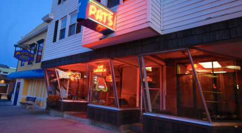 To Discover A Maine Pizzeria That Has Been Satisfying Cravings Since The 1950s, Head To Pat's Pizza