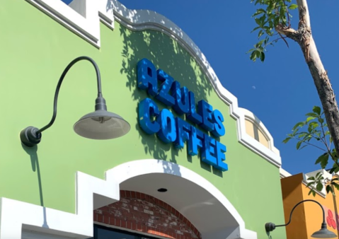 The Ice Cream Sandwiches At Azules Coffee In Southern California Are So Massive You'll Need A Knife And Fork