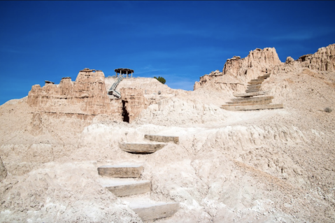 This Unusual Staircase Trail In Nevada Leads You To An Unbelievable View At Miller Point