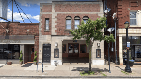 Dine at Lonely Pine, A Delicious Out Of The Way Steakhouse In Cincinnati