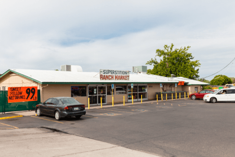 A Trip To This Gigantic Indoor Farmers Market In Arizona Will Make Your Weekend Complete